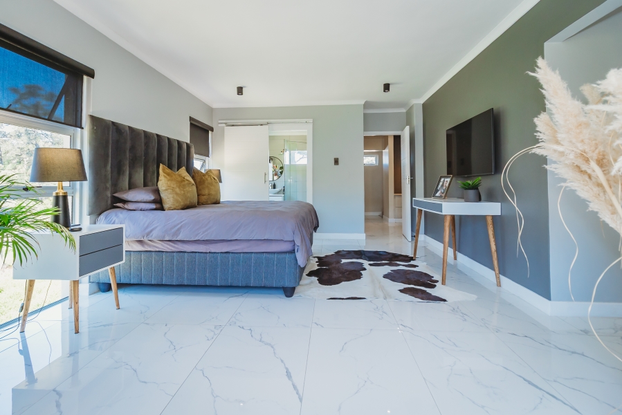 5 Bedroom Property for Sale in Heather Park Western Cape